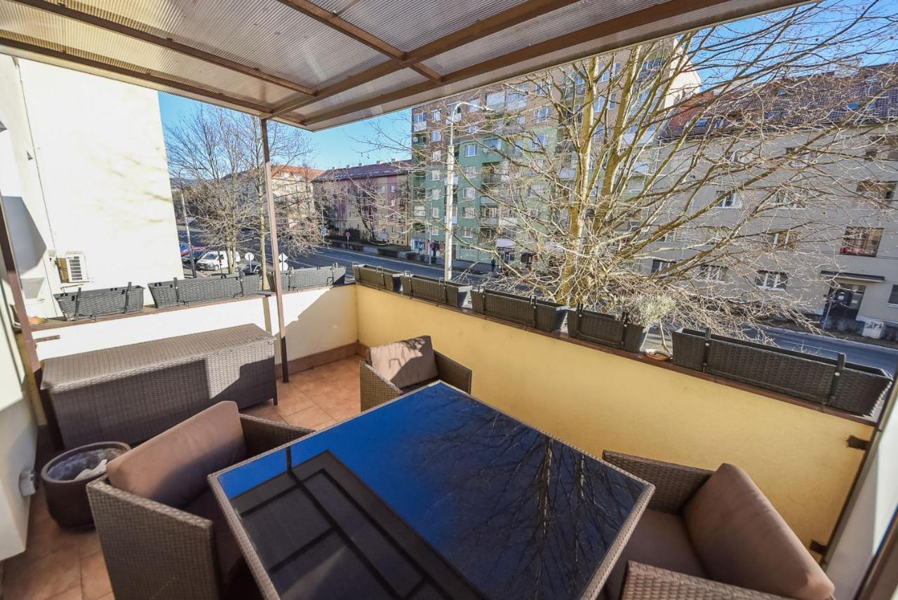 City Komfort Terrace Caşonia Exterior foto
